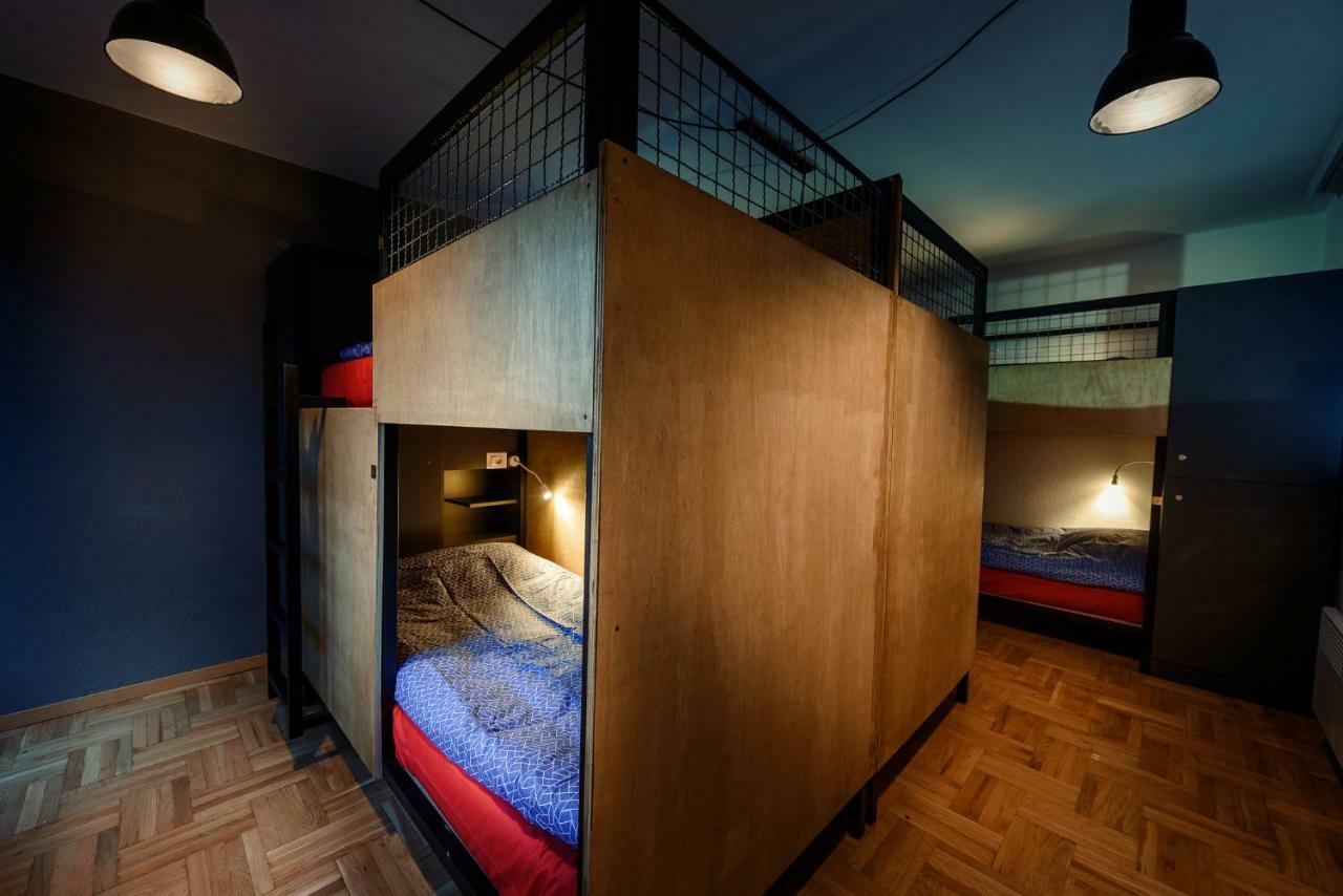 Town Hostel Peje Ngoại thất bức ảnh